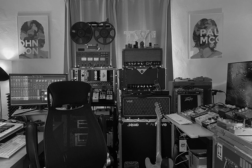 Home Studio, Steev Crispin